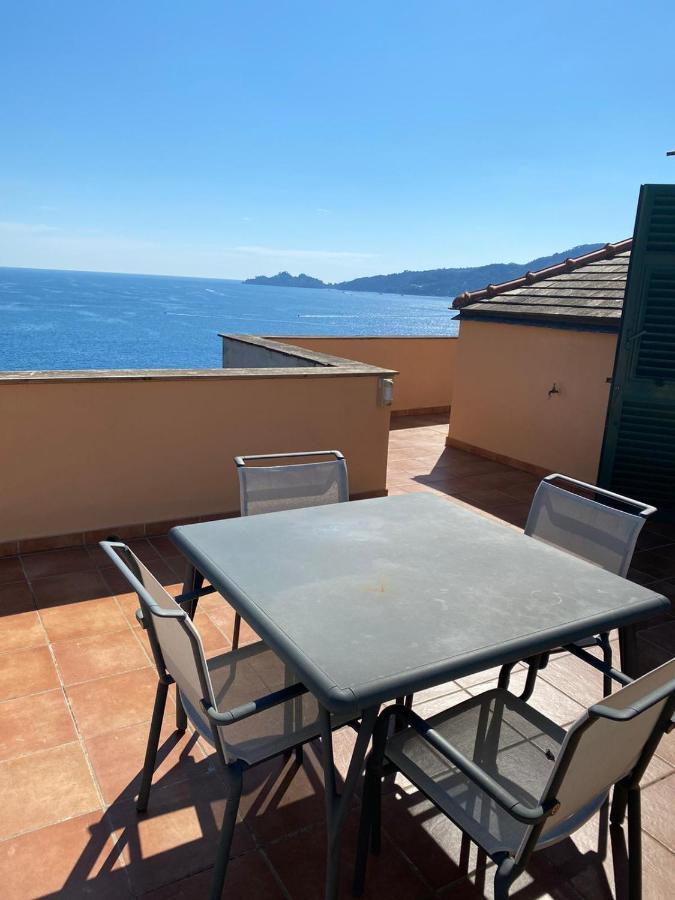 Welcome Riviera - Attico San Faustino 165 Mq Piu 110 Mq Di Terrazza- In Villa 700 ,Vista Mare Strepitosa-100 M Dalla Spiaggia-Parking Esclusivo Rapallo Luaran gambar