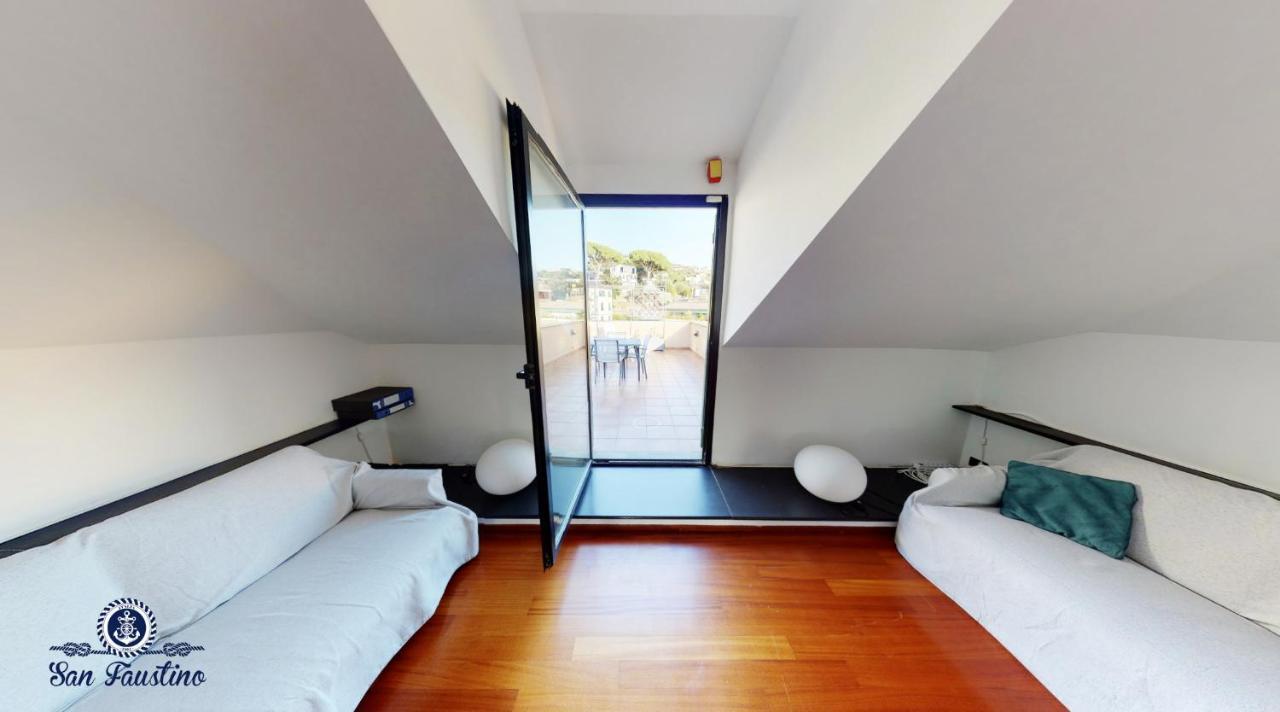 Welcome Riviera - Attico San Faustino 165 Mq Piu 110 Mq Di Terrazza- In Villa 700 ,Vista Mare Strepitosa-100 M Dalla Spiaggia-Parking Esclusivo Rapallo Luaran gambar