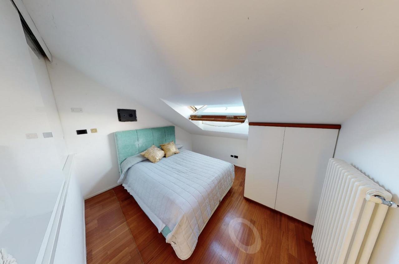 Welcome Riviera - Attico San Faustino 165 Mq Piu 110 Mq Di Terrazza- In Villa 700 ,Vista Mare Strepitosa-100 M Dalla Spiaggia-Parking Esclusivo Rapallo Luaran gambar