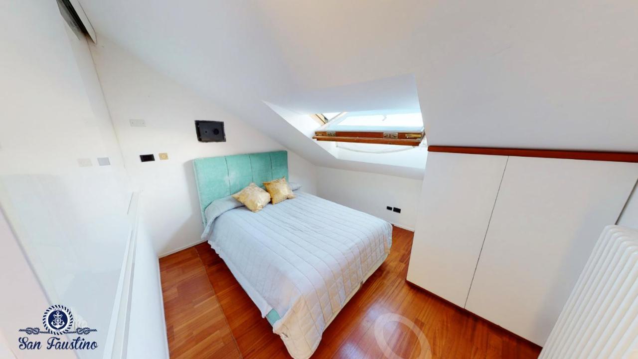 Welcome Riviera - Attico San Faustino 165 Mq Piu 110 Mq Di Terrazza- In Villa 700 ,Vista Mare Strepitosa-100 M Dalla Spiaggia-Parking Esclusivo Rapallo Luaran gambar
