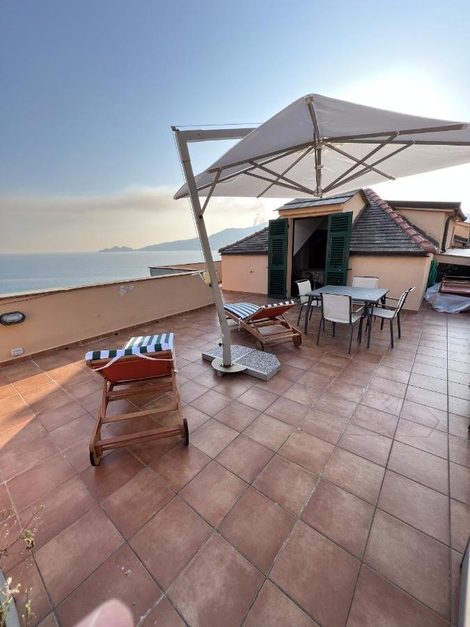 Welcome Riviera - Attico San Faustino 165 Mq Piu 110 Mq Di Terrazza- In Villa 700 ,Vista Mare Strepitosa-100 M Dalla Spiaggia-Parking Esclusivo Rapallo Luaran gambar