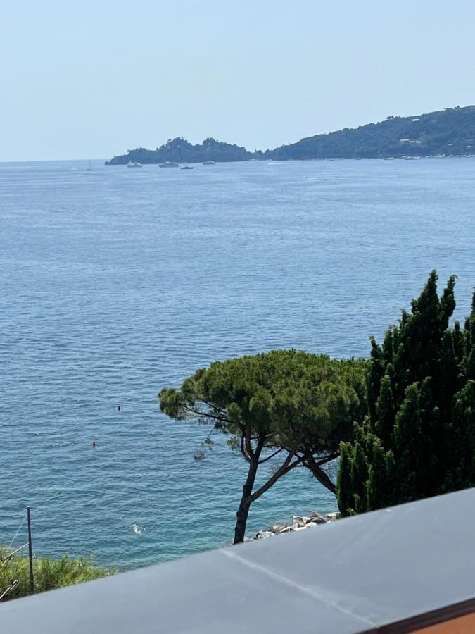Welcome Riviera - Attico San Faustino 165 Mq Piu 110 Mq Di Terrazza- In Villa 700 ,Vista Mare Strepitosa-100 M Dalla Spiaggia-Parking Esclusivo Rapallo Luaran gambar
