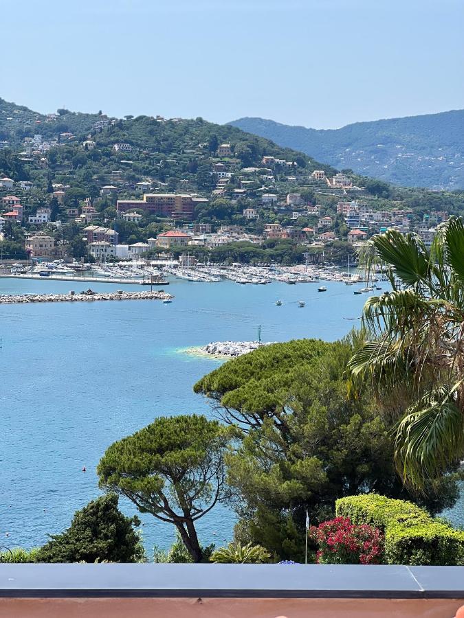 Welcome Riviera - Attico San Faustino 165 Mq Piu 110 Mq Di Terrazza- In Villa 700 ,Vista Mare Strepitosa-100 M Dalla Spiaggia-Parking Esclusivo Rapallo Luaran gambar