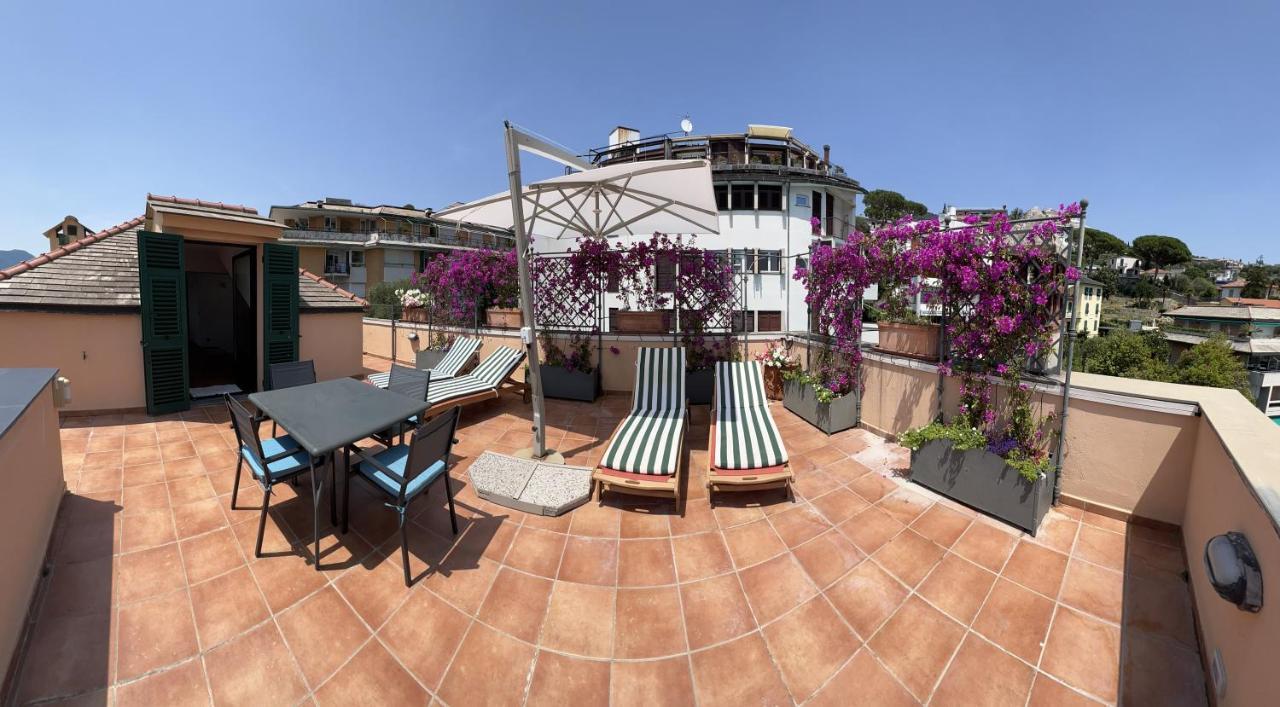 Welcome Riviera - Attico San Faustino 165 Mq Piu 110 Mq Di Terrazza- In Villa 700 ,Vista Mare Strepitosa-100 M Dalla Spiaggia-Parking Esclusivo Rapallo Luaran gambar