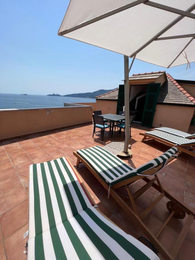 Welcome Riviera - Attico San Faustino 165 Mq Piu 110 Mq Di Terrazza- In Villa 700 ,Vista Mare Strepitosa-100 M Dalla Spiaggia-Parking Esclusivo Rapallo Luaran gambar