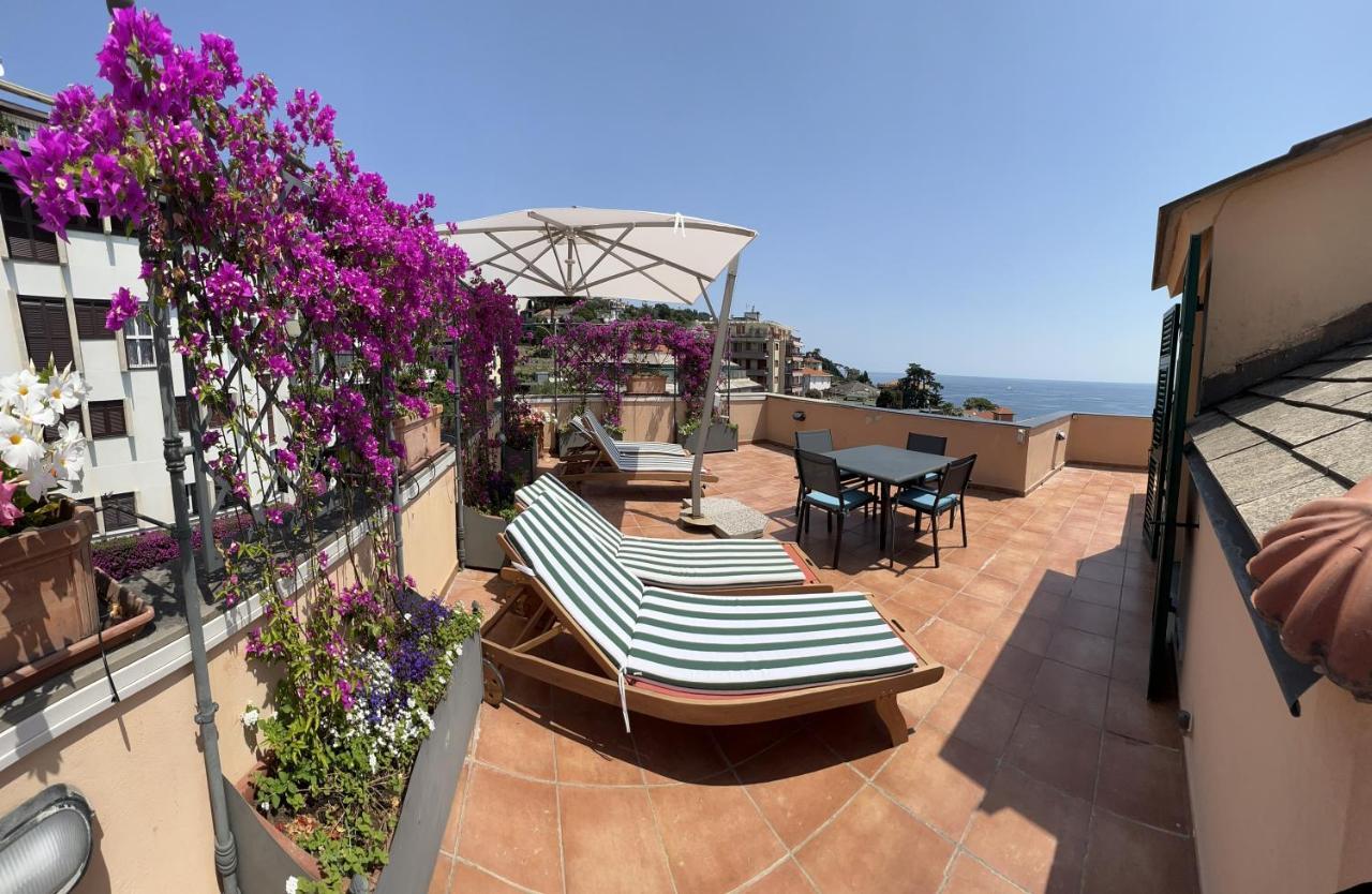 Welcome Riviera - Attico San Faustino 165 Mq Piu 110 Mq Di Terrazza- In Villa 700 ,Vista Mare Strepitosa-100 M Dalla Spiaggia-Parking Esclusivo Rapallo Luaran gambar
