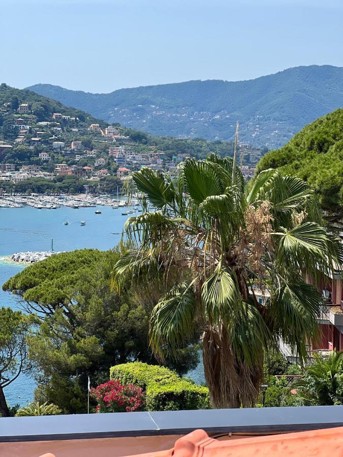 Welcome Riviera - Attico San Faustino 165 Mq Piu 110 Mq Di Terrazza- In Villa 700 ,Vista Mare Strepitosa-100 M Dalla Spiaggia-Parking Esclusivo Rapallo Luaran gambar